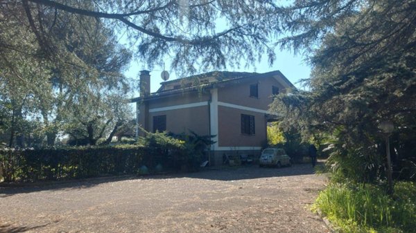 casa indipendente in vendita a Pomezia in zona Santa Procula