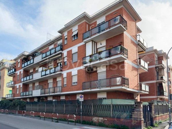 appartamento in vendita a Pomezia in zona Torvaianica