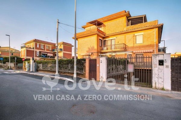 appartamento in vendita a Pomezia in zona Torvaianica