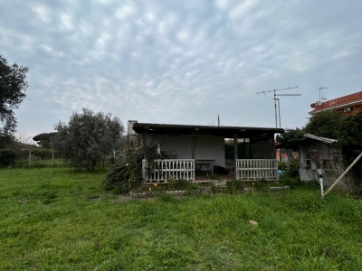 terreno edificabile in vendita a Pomezia in zona Campo Jemini