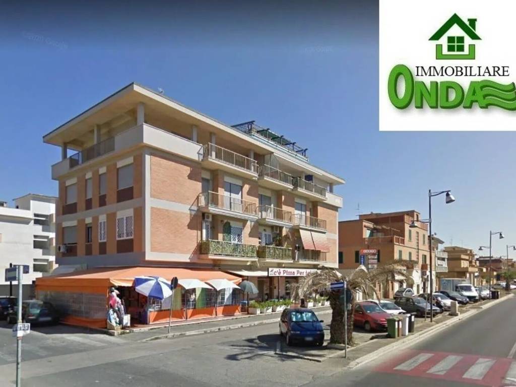 appartamento in vendita a Pomezia in zona Torvaianica