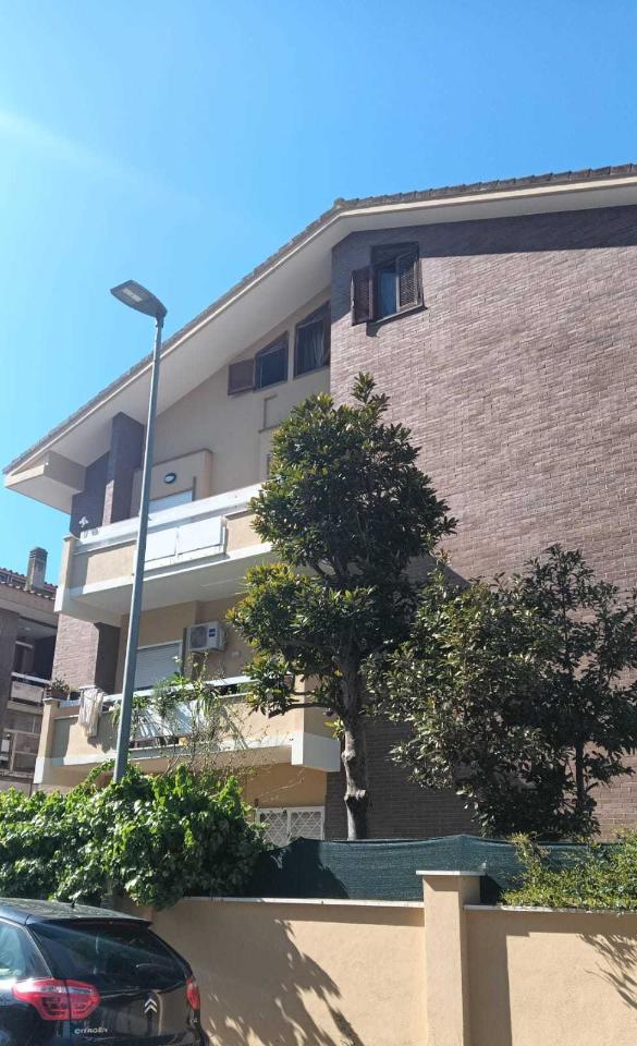 appartamento in vendita a Pomezia in zona Torvaianica
