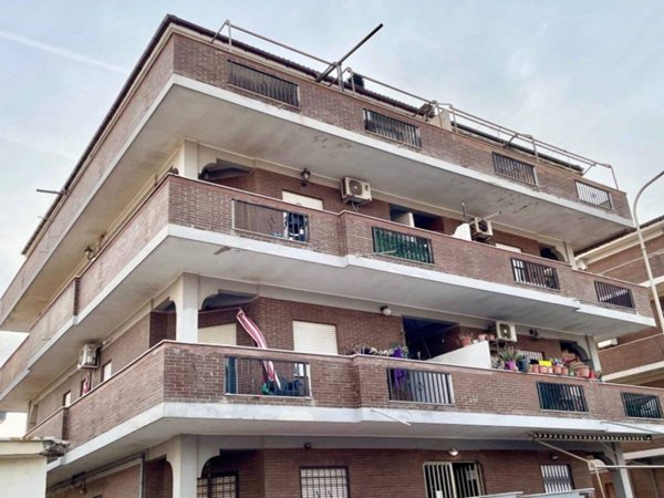 appartamento in vendita a Pomezia in zona Torvaianica