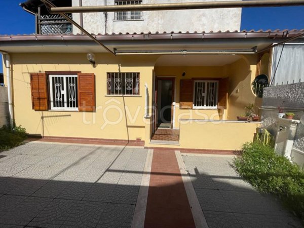 appartamento in vendita a Pomezia in zona Torvaianica