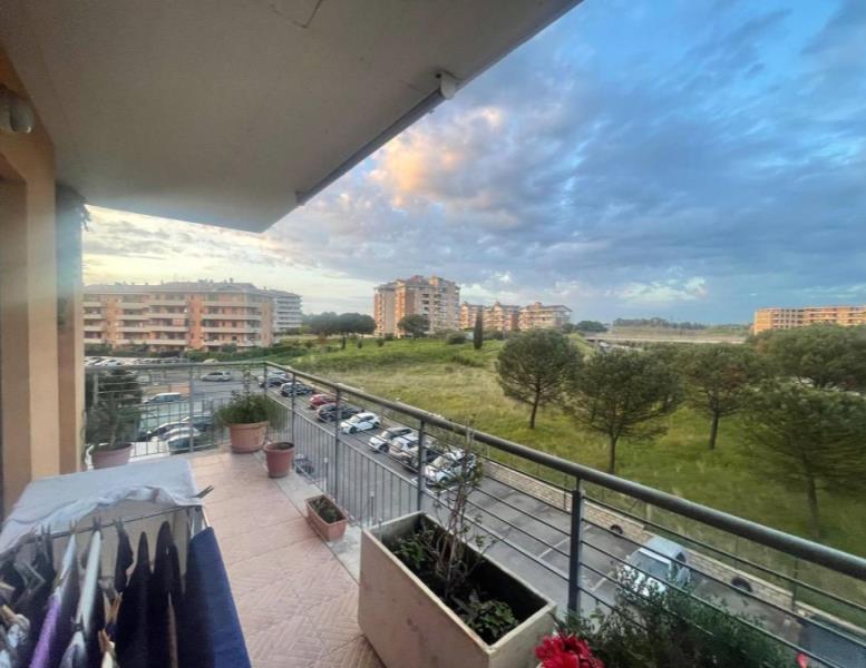 appartamento in vendita a Pomezia in zona Santa Palomba