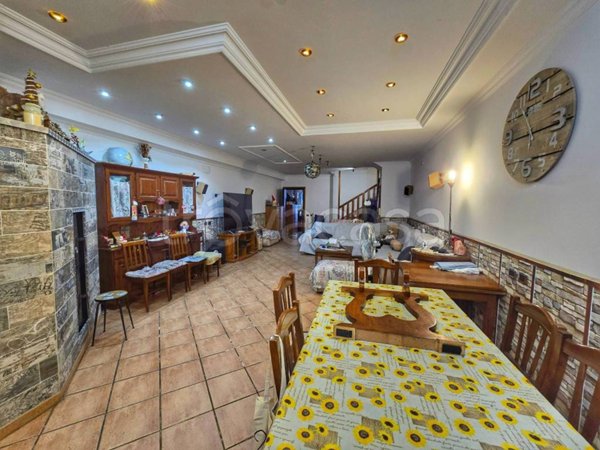 casa indipendente in vendita a Pomezia in zona Torvaianica