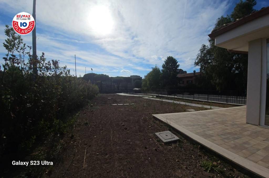 casa indipendente in vendita a Pomezia