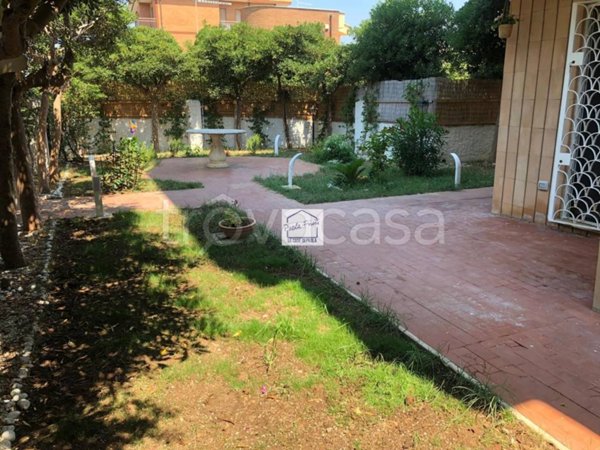 appartamento in vendita a Pomezia in zona Torvaianica