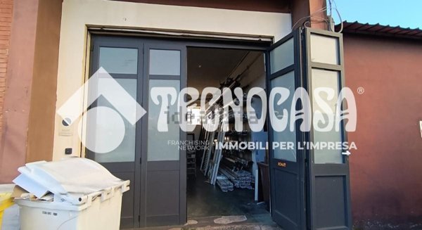 locale di sgombero in vendita a Pomezia
