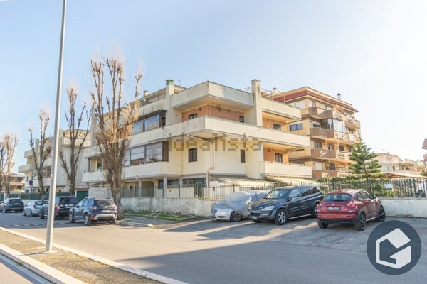 appartamento in vendita a Pomezia in zona Torvaianica