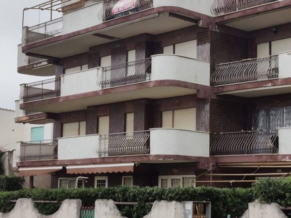 appartamento in vendita a Pomezia in zona Torvaianica