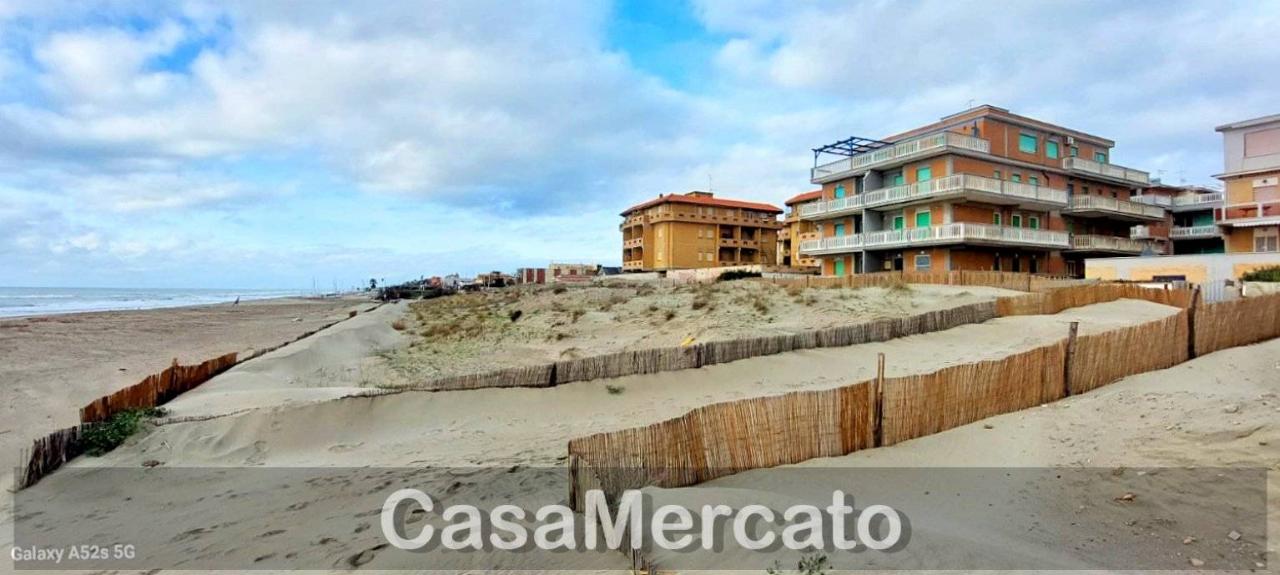 appartamento in vendita a Pomezia in zona Torvaianica