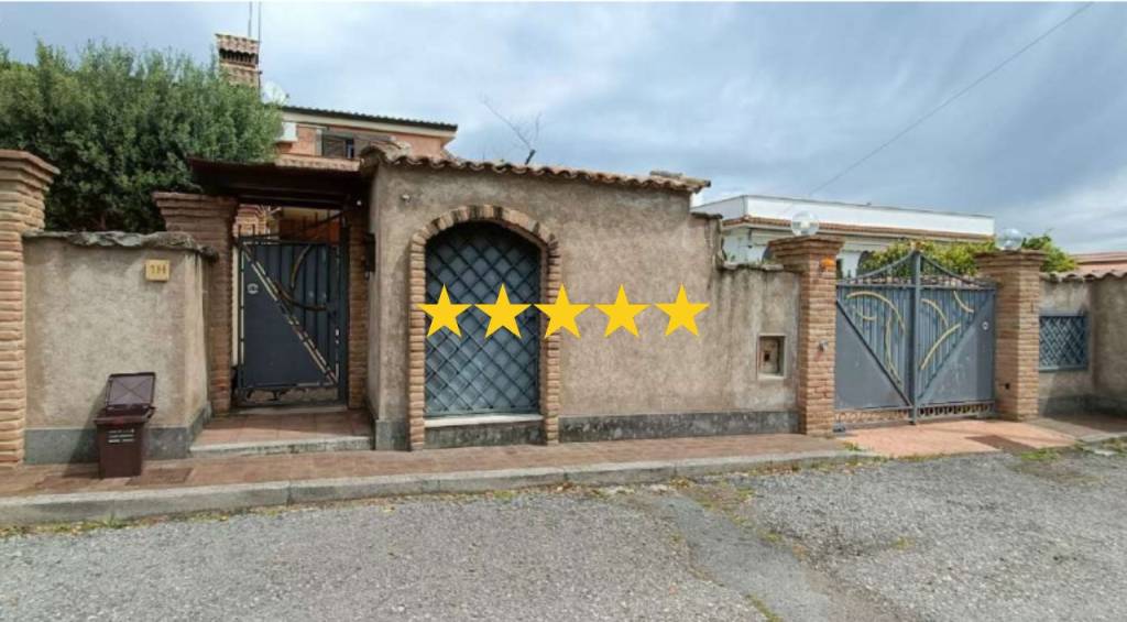 appartamento in vendita a Pomezia in zona Campo Jemini