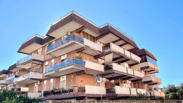 appartamento in vendita a Pomezia in zona Torvaianica