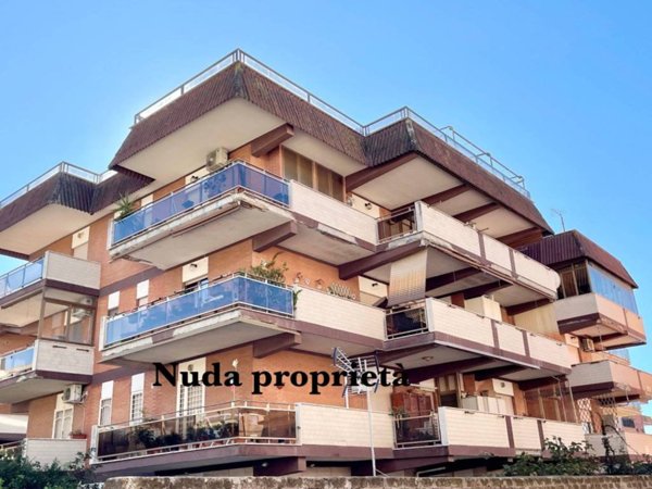 appartamento in vendita a Pomezia in zona Torvaianica