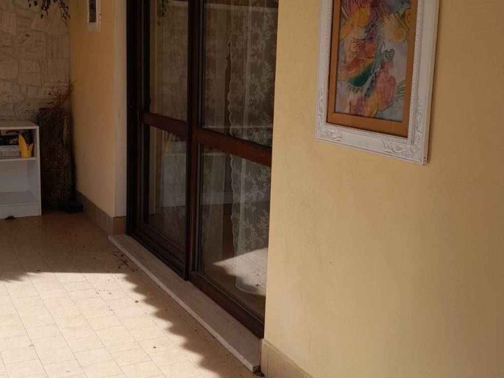 casa indipendente in vendita a Pomezia in zona Torvaianica