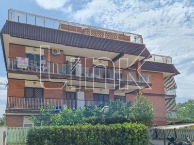 appartamento in vendita a Pomezia in zona Torvaianica