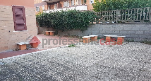 appartamento in vendita a Pomezia in zona Torvaianica
