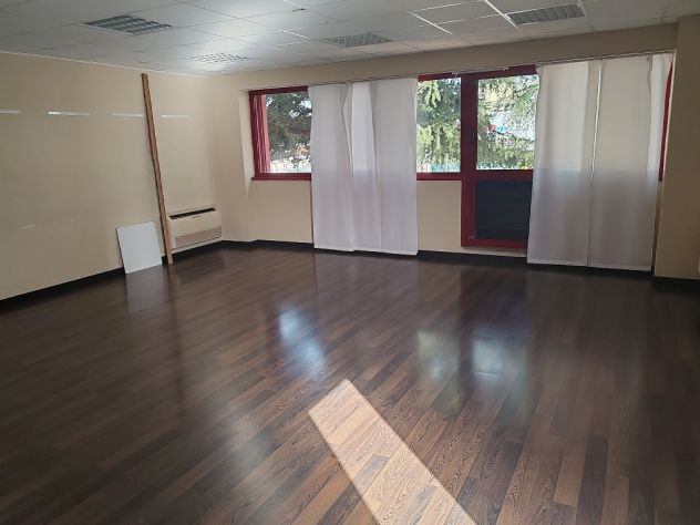 ufficio in vendita a Pomezia
