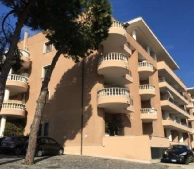 negozio in vendita a Pomezia
