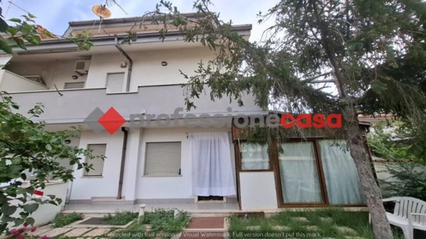 casa indipendente in vendita a Pomezia