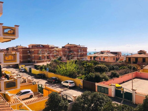 appartamento in vendita a Pomezia in zona Torvaianica