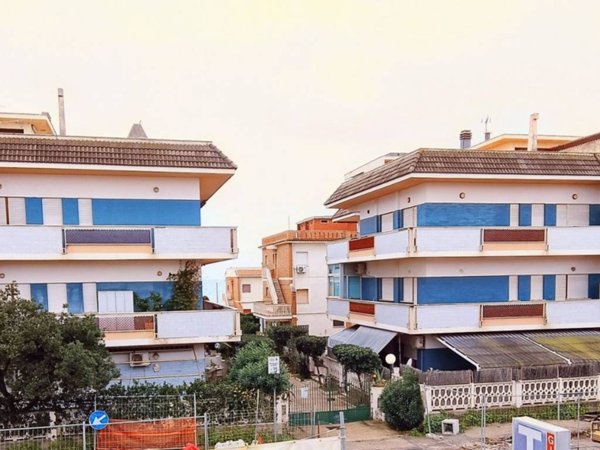 appartamento in vendita a Pomezia in zona Torvaianica