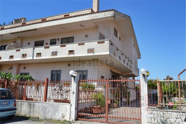 casa indipendente in vendita a Pomezia