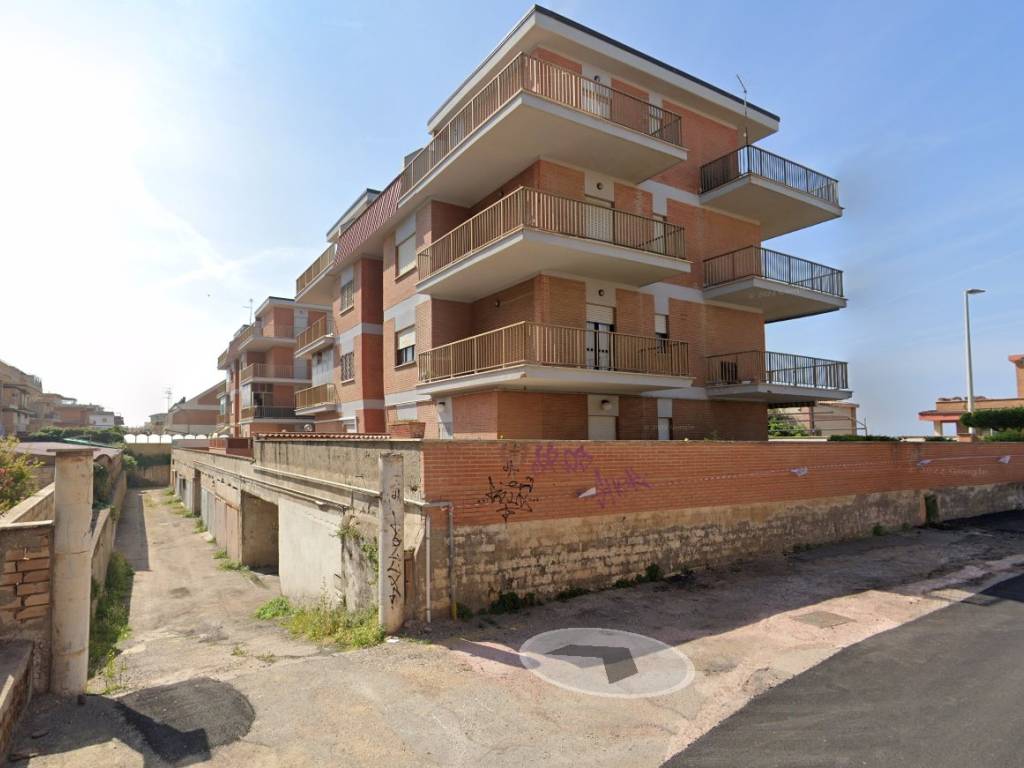 appartamento in vendita a Pomezia in zona Torvaianica