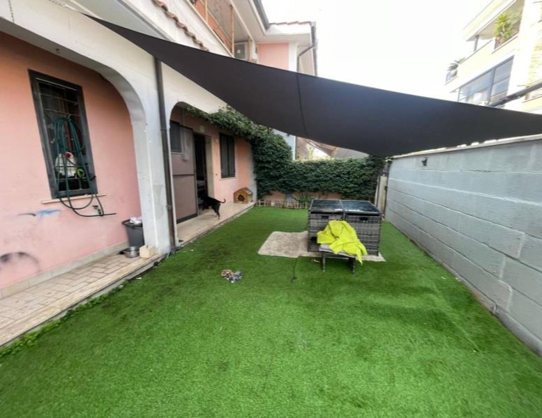 casa indipendente in vendita a Pomezia