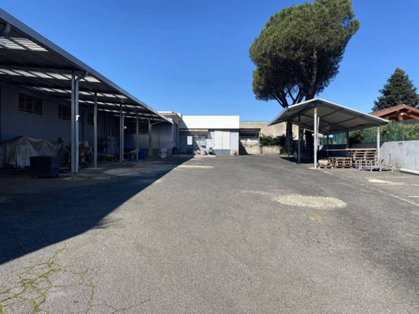 capannone in vendita a Pomezia