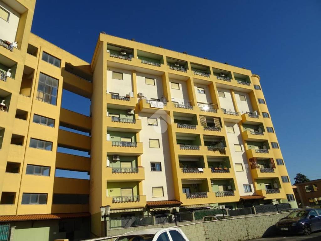 appartamento in vendita a Pomezia in zona Pratica di Mare