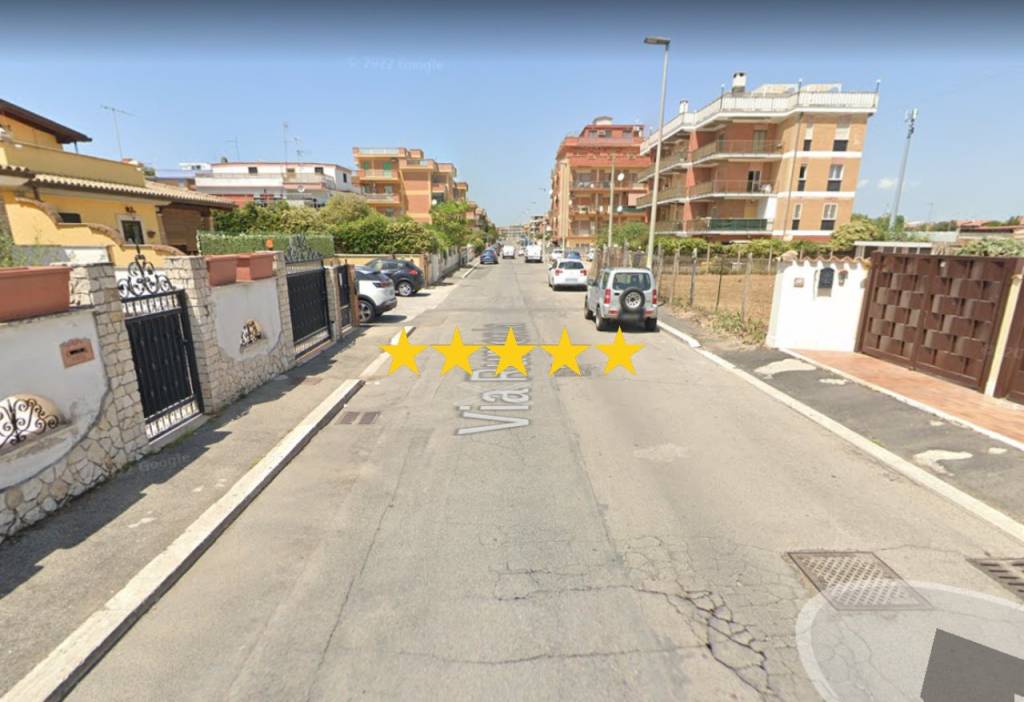 appartamento in vendita a Pomezia in zona Torvaianica
