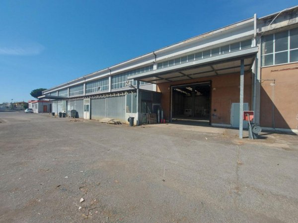 capannone in vendita a Pomezia