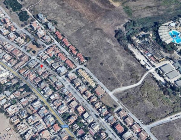 appartamento in vendita a Pomezia in zona Torvaianica