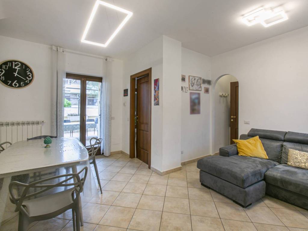casa indipendente in vendita a Pomezia