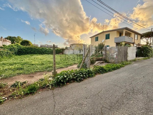 quadrivano in vendita a Pomezia