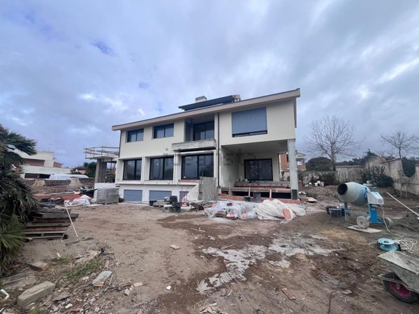 casa indipendente in vendita a Pomezia