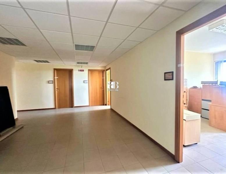 ufficio in vendita a Pomezia