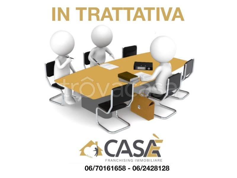 casa indipendente in vendita a Pomezia in zona Torvaianica