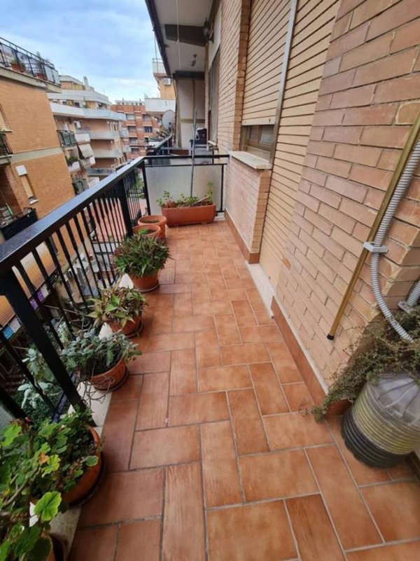 appartamento in vendita a Pomezia in zona Torvaianica