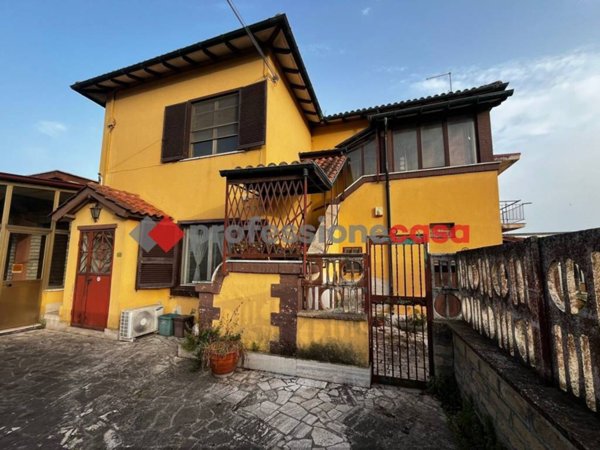 casa indipendente in vendita a Pomezia in zona Torvaianica