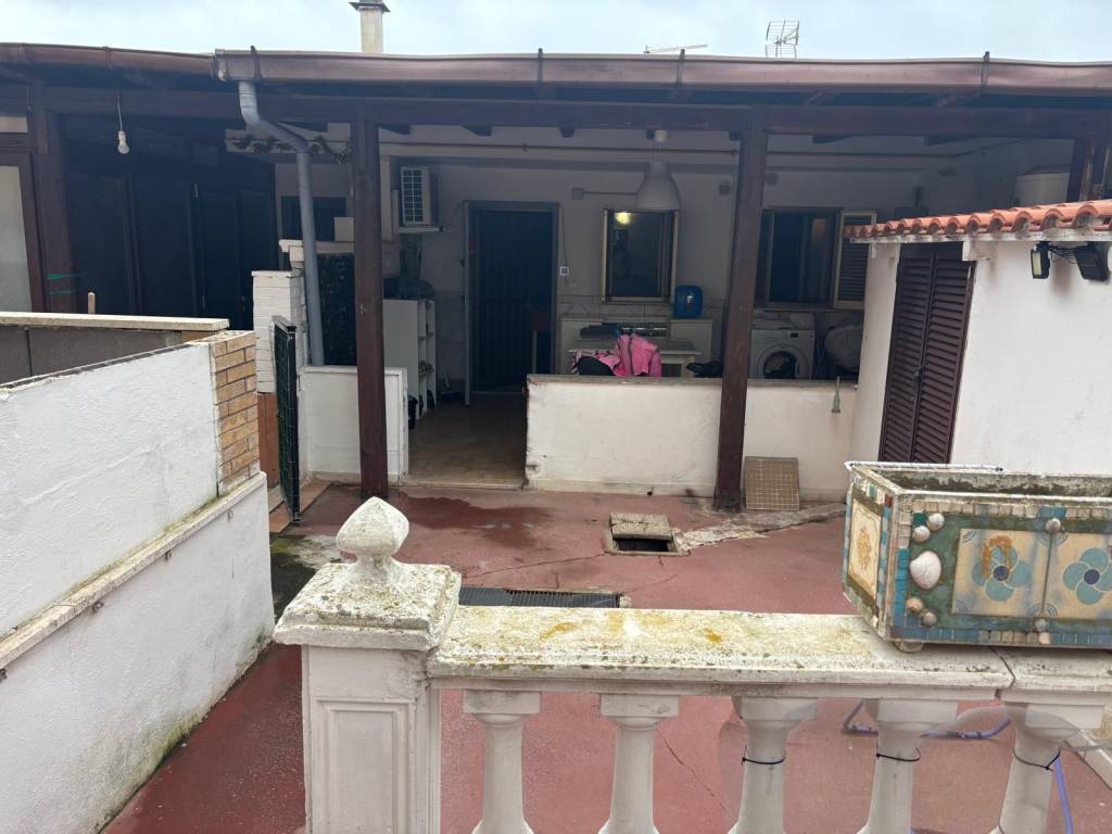 appartamento in vendita a Pomezia in zona Torvaianica