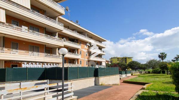 appartamento in vendita a Pomezia in zona Santa Palomba