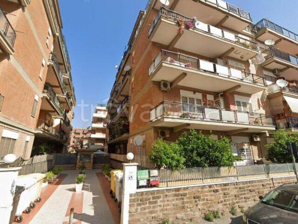 appartamento in vendita a Pomezia in zona Torvaianica