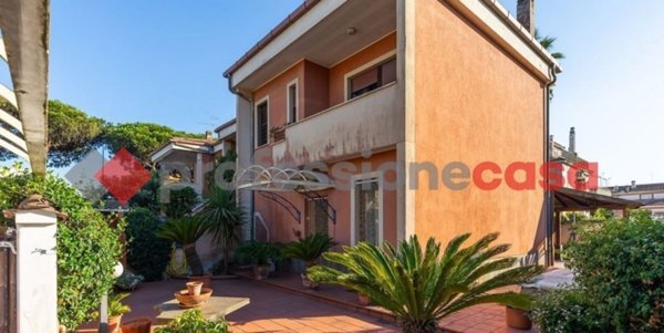 casa indipendente in vendita a Pomezia in zona Campo Ascolano