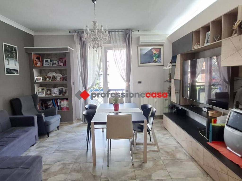 appartamento in vendita a Pomezia in zona Torvaianica