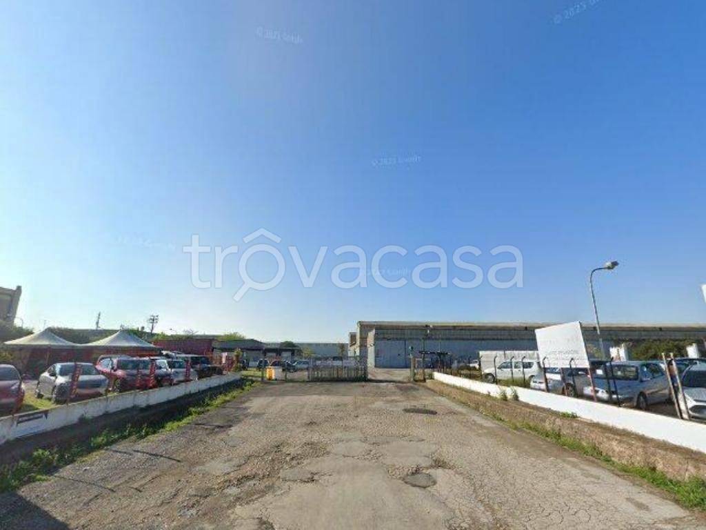 locale commerciale in vendita a Pomezia