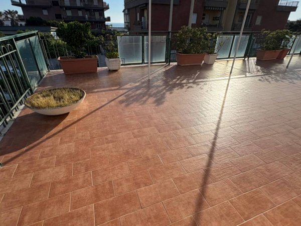 casa indipendente in vendita a Pomezia in zona Torvaianica