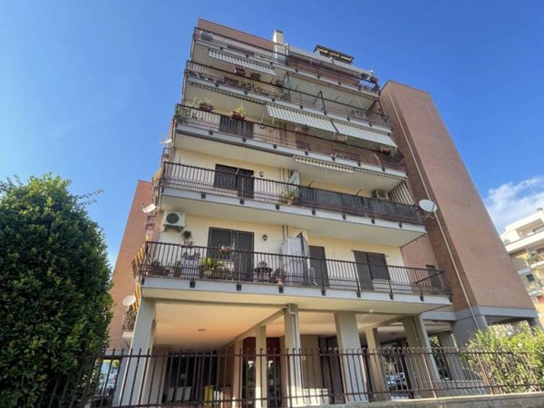 casa indipendente in vendita a Pomezia